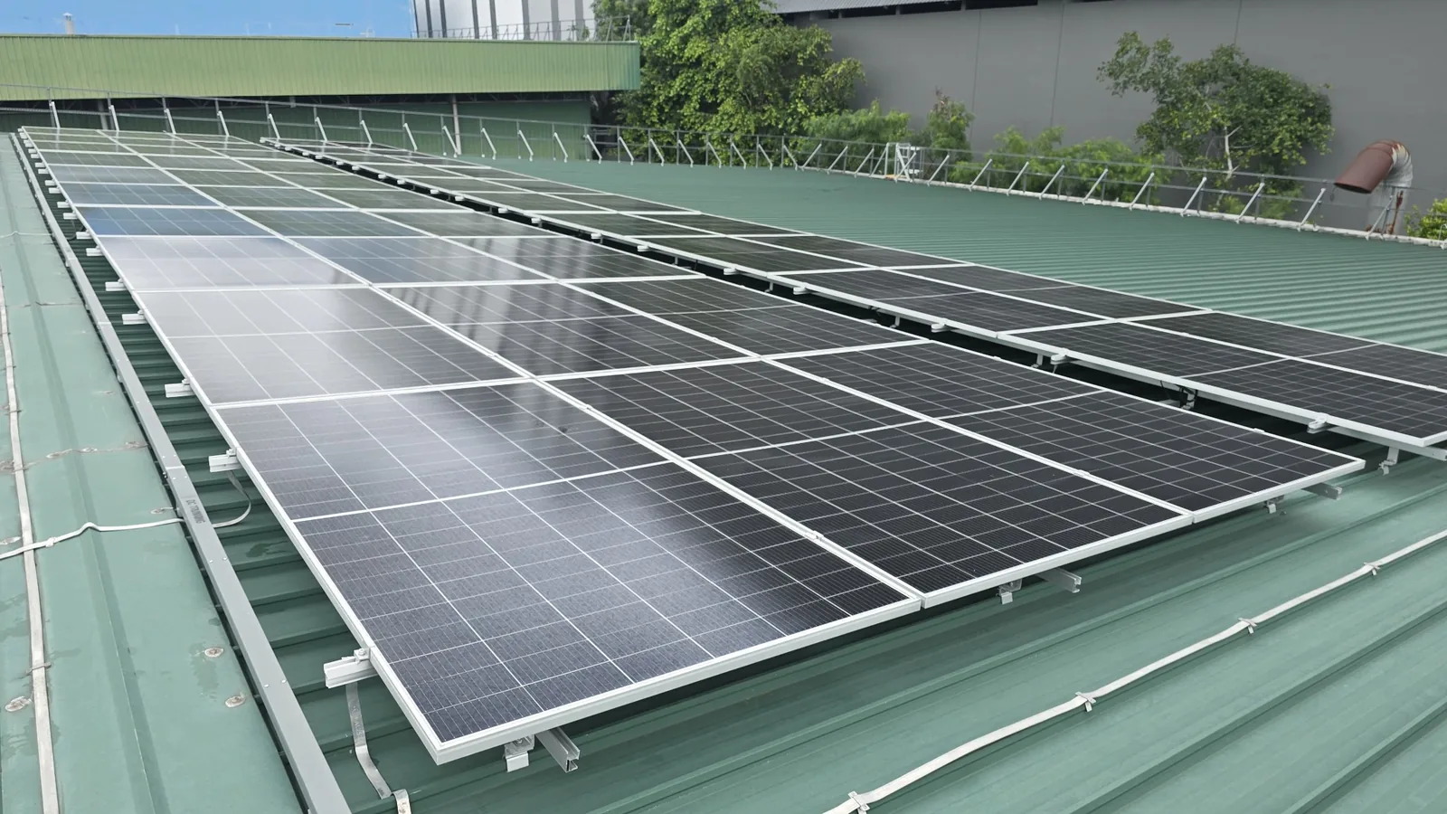 Air Products rooftop solar